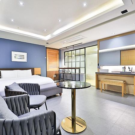 Seomyeon Ib Hotel Busan Esterno foto
