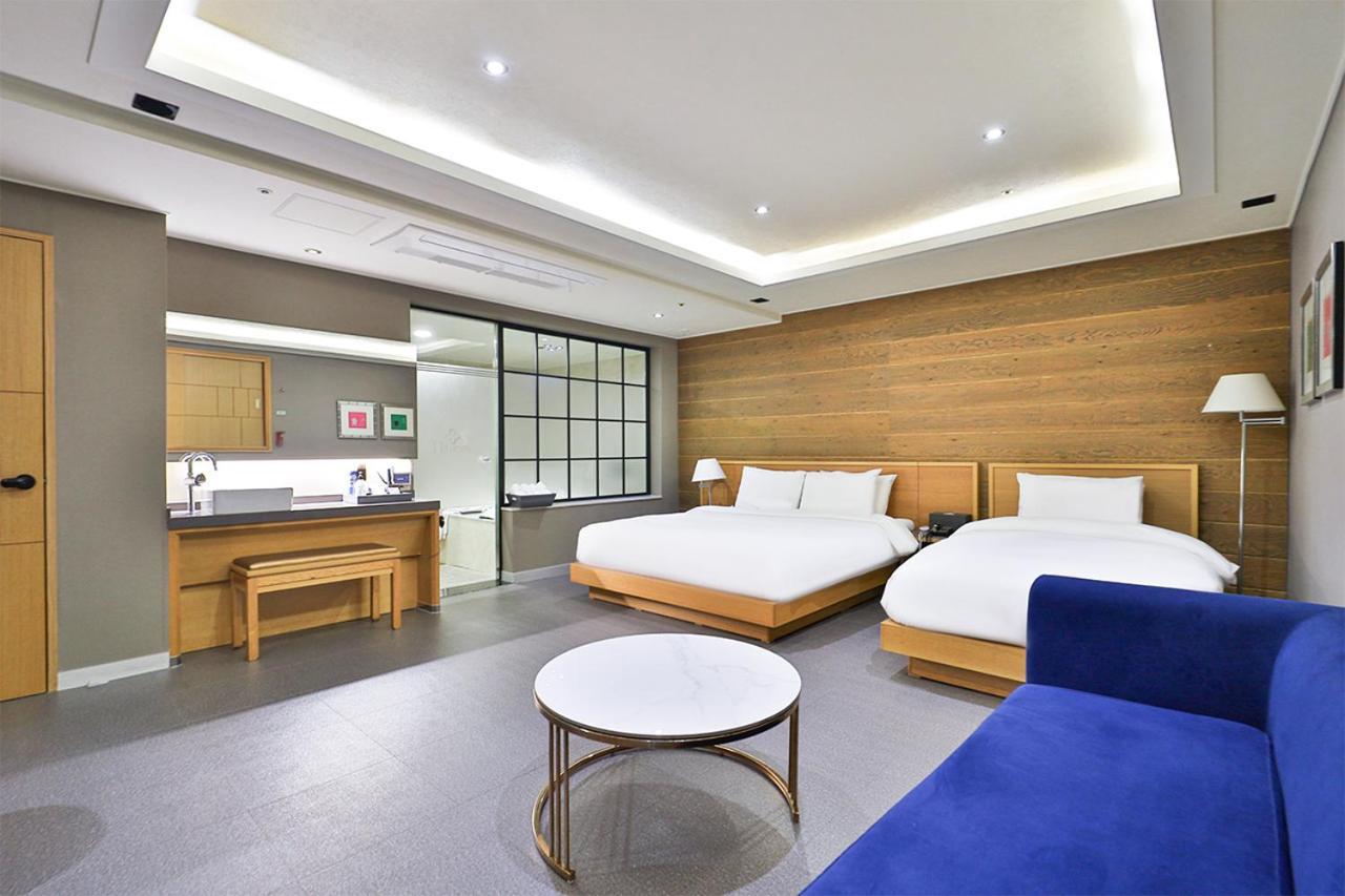 Seomyeon Ib Hotel Busan Esterno foto